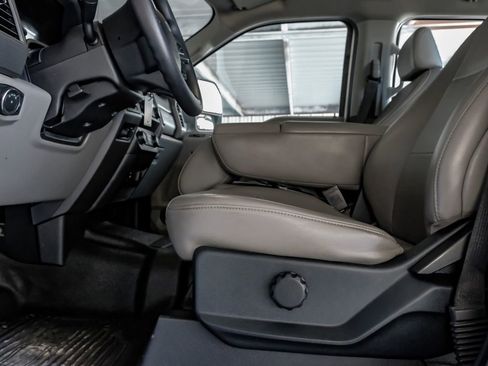 Used 2021 Ford F550 4x4 Crew Cab Super Duty w/ Power Equipment Group image 28