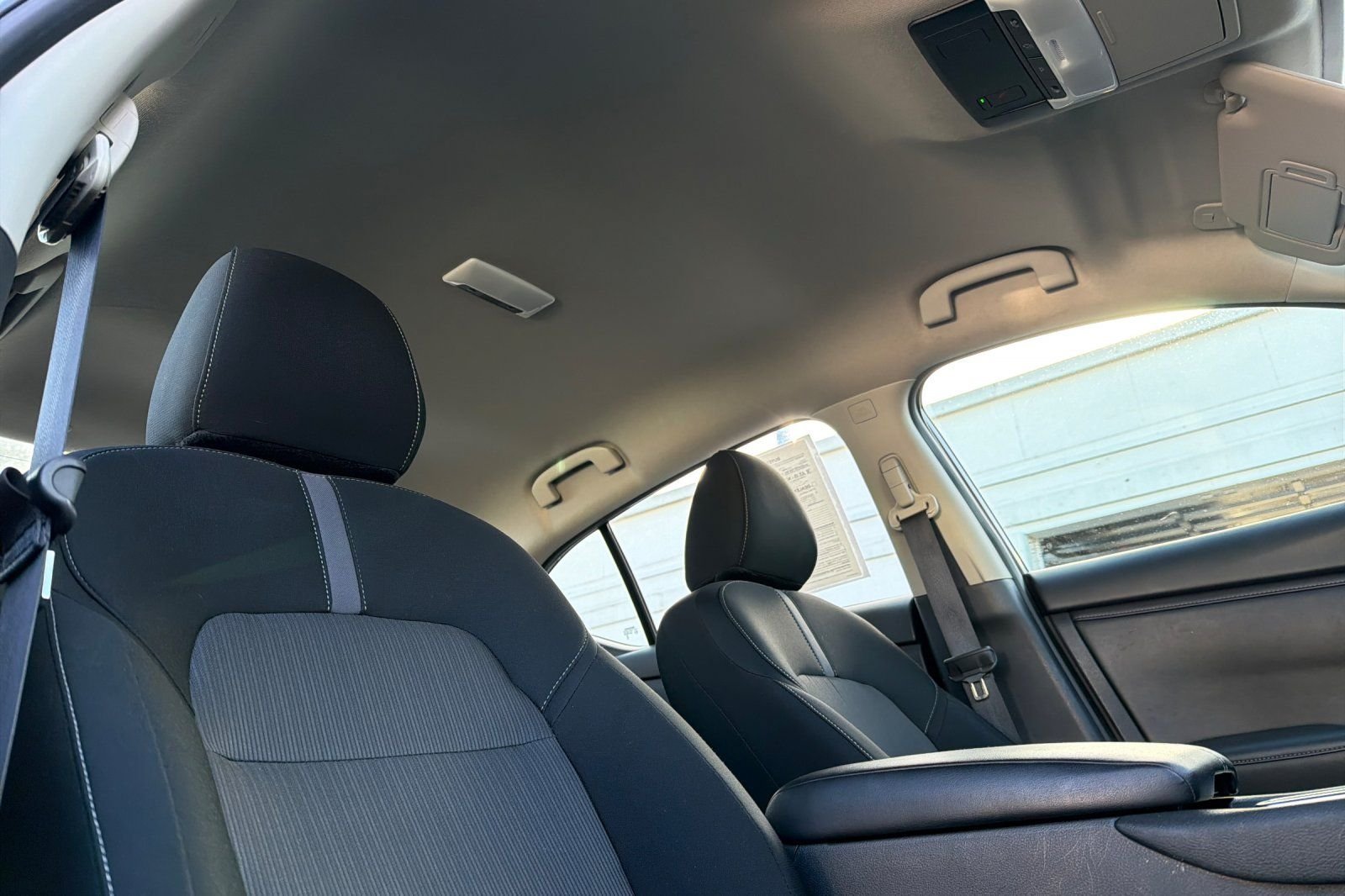 Used 2025 Nissan Sentra SV FWD image 42