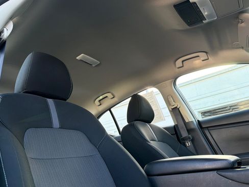 Used 2025 Nissan Sentra SV FWD image 42