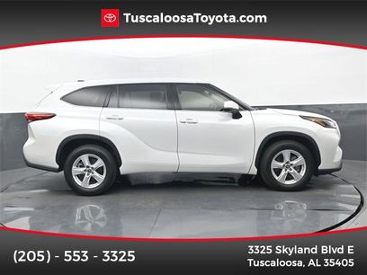 Used 2022 Toyota Highlander LE