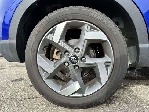 Used 2022 Hyundai Venue Limited FWD image 6