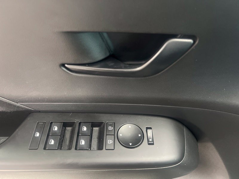 Used 2024 Hyundai Kona SEL AWD/4WD image 19