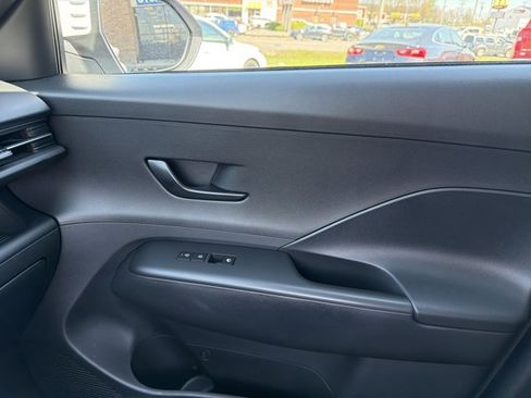 Used 2025 Hyundai Kona SEL image 25