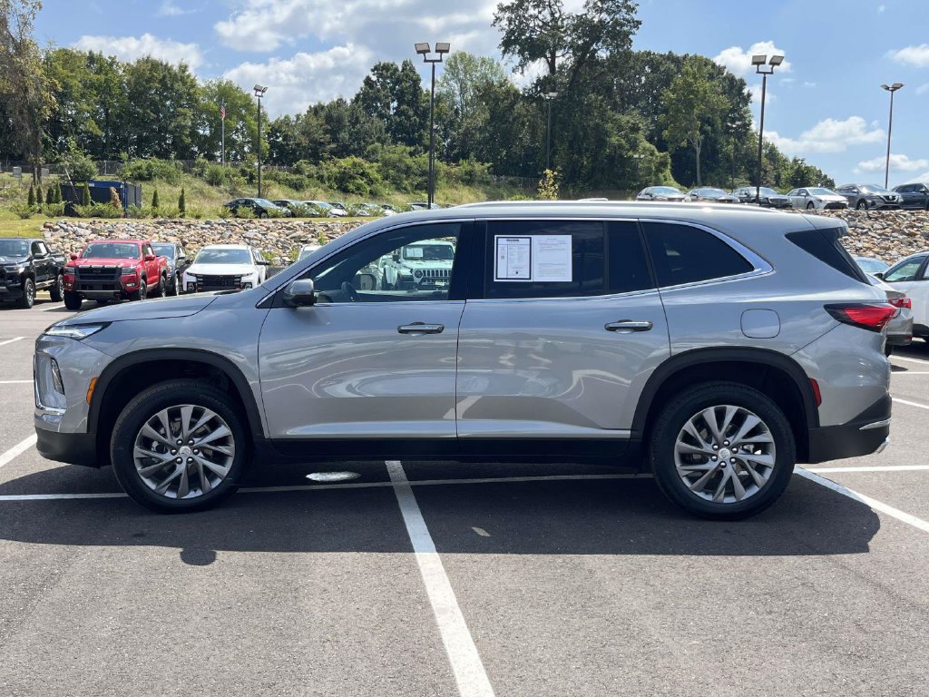 Used 2026 Buick Enclave Preferred w/ Power Package FWD image 6