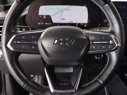 Used 2024 Chevrolet Traverse Z71 w/ Enhanced Driving Package AWD/4WD image 3