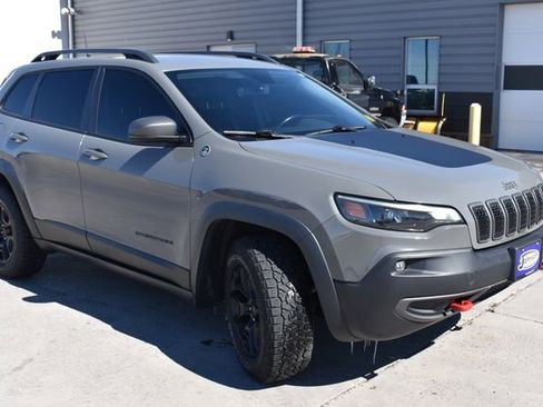 Used 2019 Jeep Cherokee Trailhawk w/ Cold Weather Group image 3