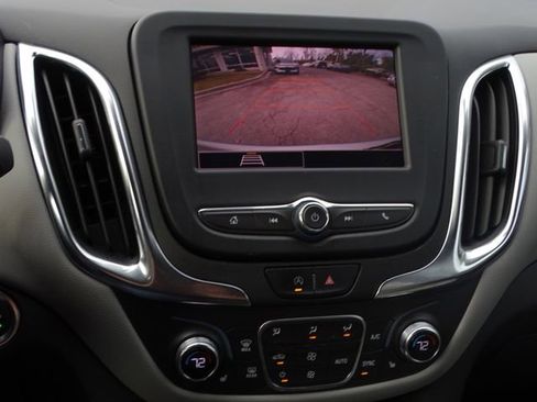 Used 2022 Chevrolet Equinox LT image 35