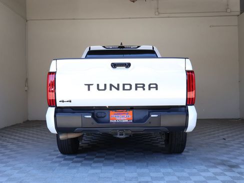 Used 2025 Toyota Tundra Limited AWD/4WD image 11