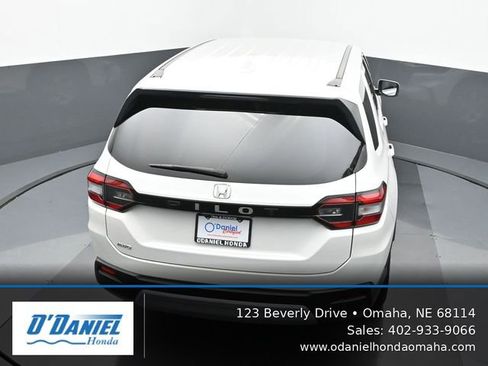 Used 2025 Honda Pilot EX-L image 17