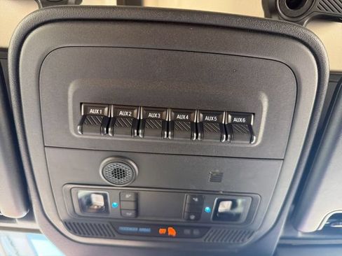 Used 2025 Ford Bronco Badlands AWD/4WD image 28