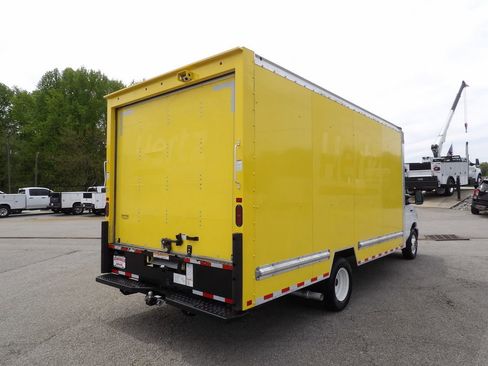 Used 2023 Ford E-350 and Econoline 350 Super Duty w/ Driver's Safety Package RWD image 7