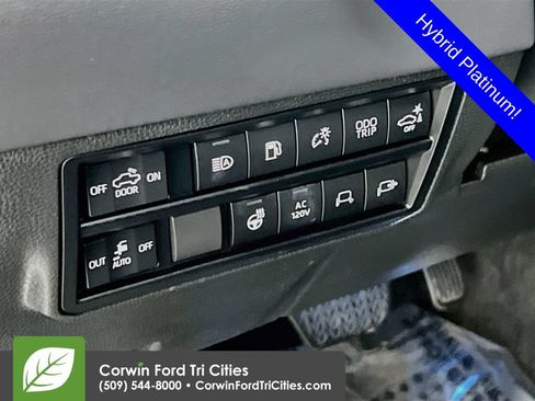Used 2023 Toyota Tundra Platinum AWD/4WD image 19