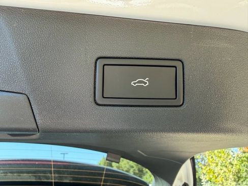 New 2025 Volkswagen ID.4 Pro S image 18