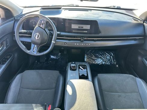 Used 2023 Nissan Ariya AWD image 17