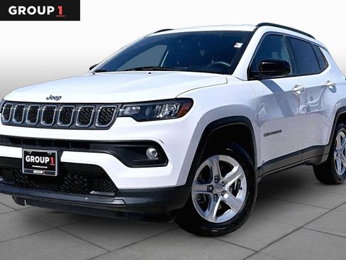 Used 2023 Jeep Compass Latitude AWD/4WD image 1