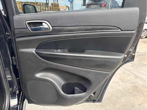 Used 2019 Jeep Grand Cherokee Limited X RWD image 23