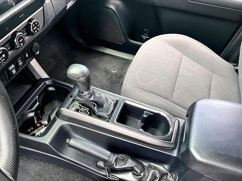 Used 2019 Toyota Tacoma TRD Sport AWD/4WD image 16