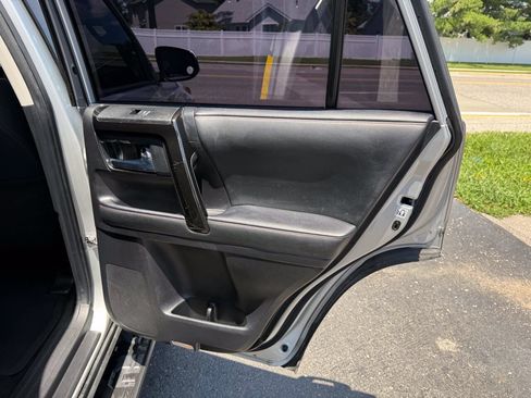 Used 2020 Toyota 4Runner TRD Off-Road AWD/4WD image 9