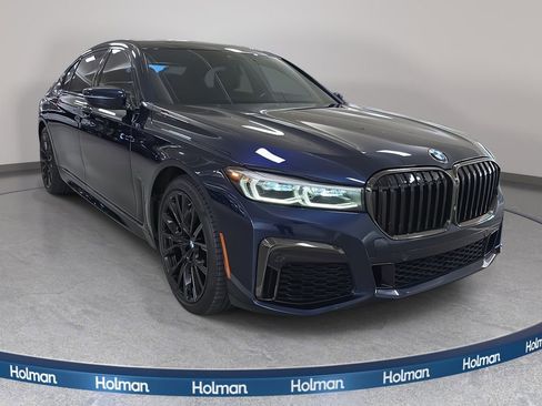 Used 2022 BMW 740i w/ M Sport Package image 4