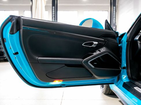 Used 2017 Porsche 911 Targa 4 GTS image 24