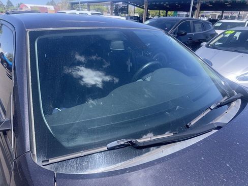 Used 2019 Chrysler 300 Touring w/ Sport Appearance Package image 12