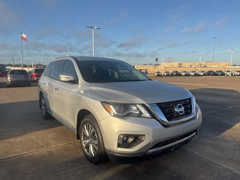 Used 2020 Nissan Pathfinder SV w/ Cargo Package image 1