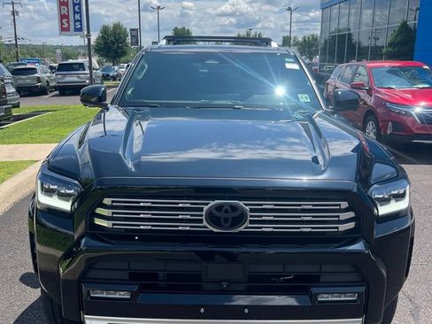 Used 2025 Toyota 4Runner Limited AWD/4WD image 2