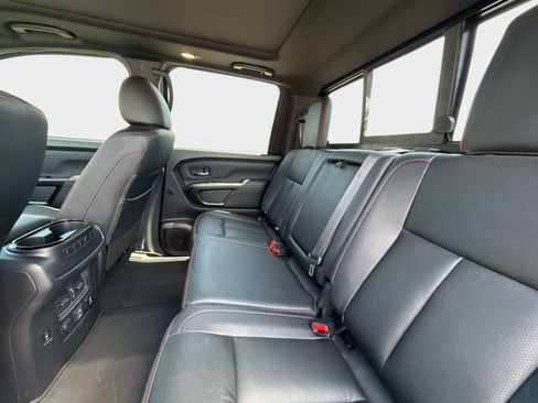 Used 2024 Nissan Titan PRO-4X w/ Pro-4x Convenience Package AWD/4WD image 15