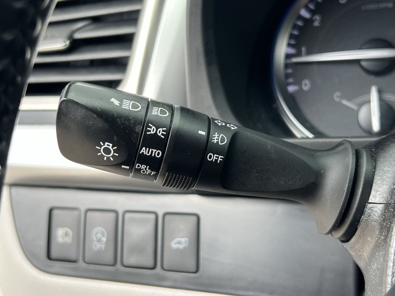 Used 2019 Toyota Highlander Limited AWD/4WD image 35