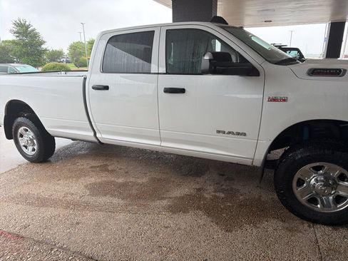 Used 2020 RAM 2500 Tradesman w/ Chrome Appearance Group AWD/4WD image 4