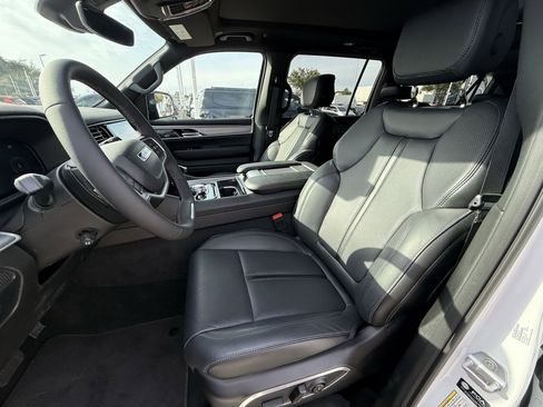 New 2026 Jeep Grand Wagoneer L Limited image 18