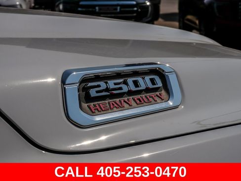Used 2025 RAM 2500 Big Horn AWD/4WD image 10
