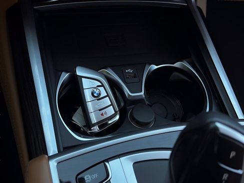 Used 2020 BMW 740i w/ Premium Package image 16