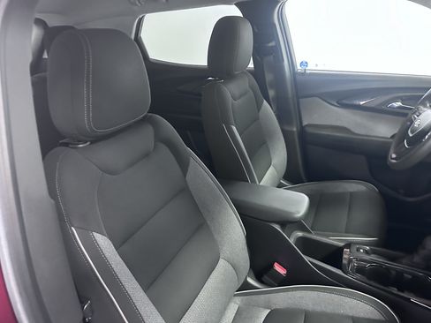 Used 2022 Chevrolet TrailBlazer LT w/ Convenience Package FWD image 31