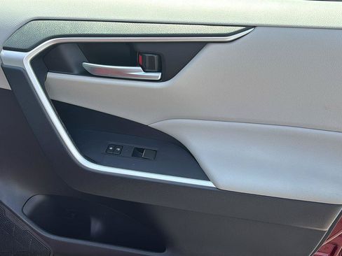 Used 2019 Toyota RAV4 XLE Premium FWD image 24