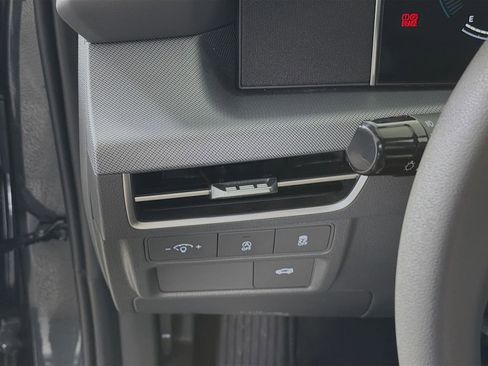 Used 2025 Hyundai Sonata SE image 12