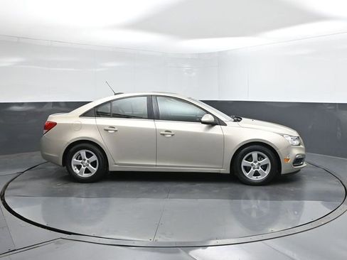 Used 2016 Chevrolet Cruze LT w/ Sun And Sound Package FWD image 26