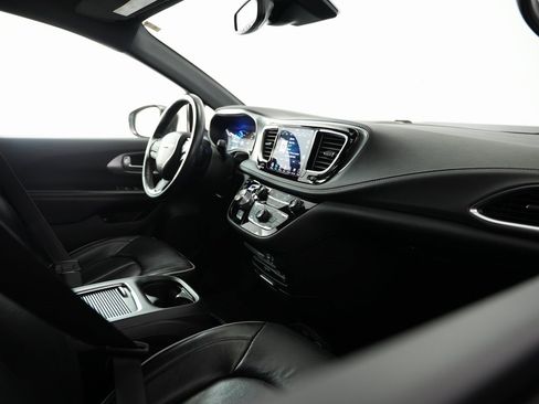 Used 2019 Chrysler Pacifica Limited w/ Advanced Safetytec Group image 56