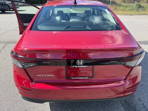New 2025 Honda Accord SE image 14