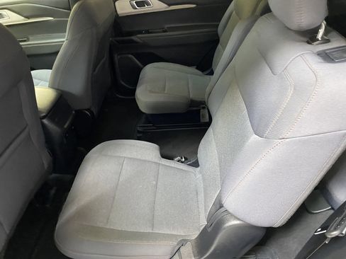 Used 2025 Ford Explorer Active image 23
