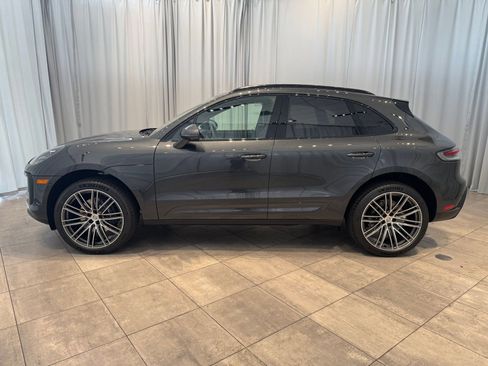 Used 2025 Porsche Macan image 2
