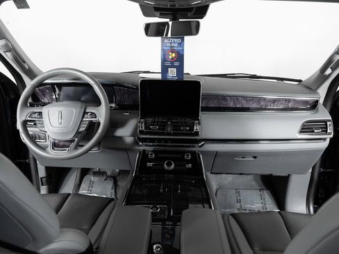 Used 2021 Lincoln Navigator Reserve w/ Cargo Convenience Package image 32