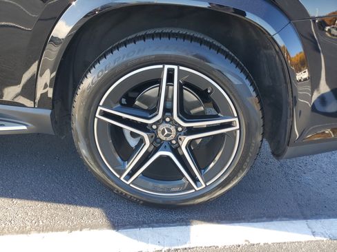 Used 2023 Mercedes-Benz GLS 450 4MATIC image 11