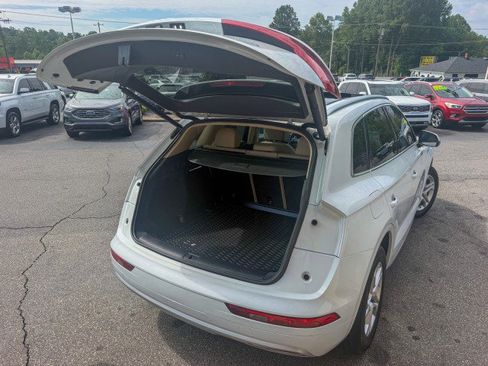Used 2019 Audi Q5 2.0T Premium w/ Convenience Package AWD/4WD image 17