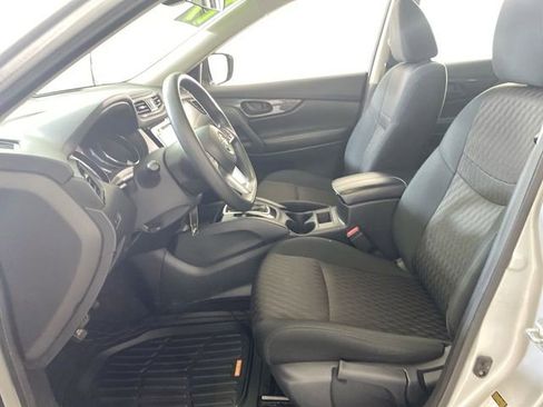 Used 2019 Nissan Rogue S image 24