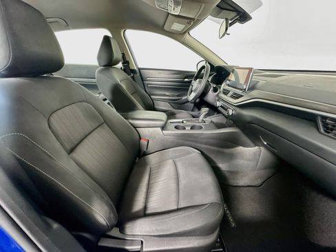 Used 2025 Nissan Altima 2.5 SV FWD image 29
