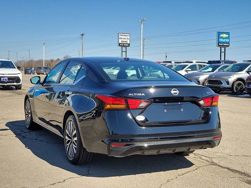 Used 2024 Nissan Altima 2.5 SV image 4