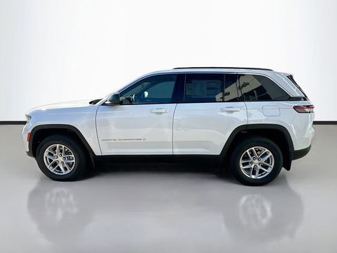 New 2025 Jeep Grand Cherokee Laredo w/ Luxury Tech Group I image 9