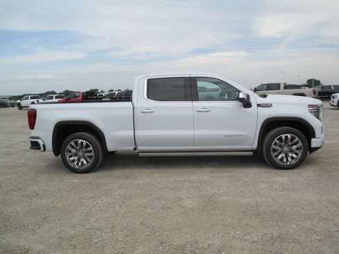 New 2026 GMC Sierra 1500 Denali w/ Denali Reserve Package AWD/4WD image 3