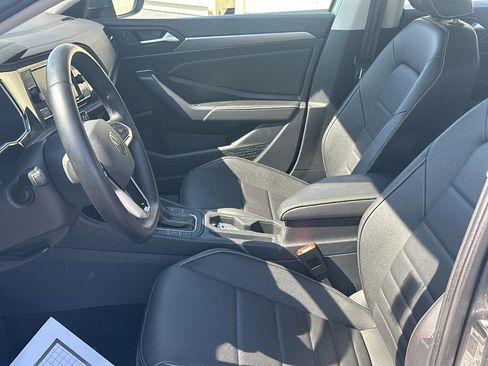 Used 2024 Volkswagen Jetta SE image 17